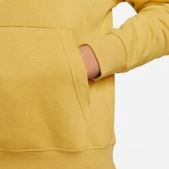 Nike Sportswear Club Fleece Embroidered Hoodie Wheat Gold/Wheat Gold/White - BV2654 725 -Nike Store BV2654 725 M4