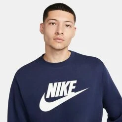 Nike Sportswear Club Fleece Futura Logo Crewneck Sweatshirt Midnight Navy - DQ4912 410 -Nike Store DQ4912 410 M4