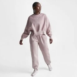 Women's Nike Sportswear Phoenix Fleece Oversized Crewneck Sweatshirt Diffused Taupe/Sail - DQ5761 272 -Nike Store DQ5761 272 M2