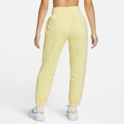 Women's Nike Sportswear Phoenix Fleece Oversized High-Waist Jogger Pants Lemon Chiffon/Sail - DQ5887 706 8 Women's Nike Sportswear Phoenix Fleece Oversized High-Waist Jogger Pants Lemon Chiffon/Sail - DQ5887 706 -Nike Store DQ5887 706 M2