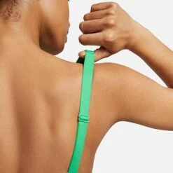 Women's Nike Dri-FIT Indy Plunge Cutout Bra Spring Green/Stadium Green - DV9837 363 -Nike Store DV9837 363 M5