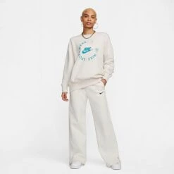 Women's Nike Sportswear Phoenix Fleece Oversized Crewneck Sweatshirt - FD4234 030 -Nike Store FD4234 030 M3