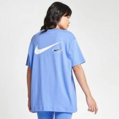 Women's Nike Sportswear Swoosh Life Graphic T-Shirt Polar Ice - FN7722 450 11 Women's Nike Sportswear Swoosh Life Graphic T-Shirt Polar Ice - FN7722 450 -Nike Store FN7722 450 M4